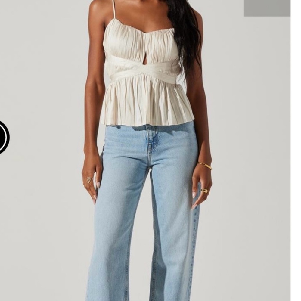 Astr Cream Pleated Top